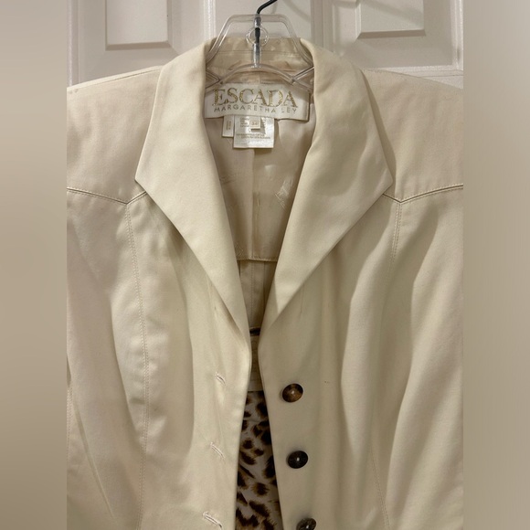 Escada Jacket, Short Sleeve, Button Front, Front Patch Pockets, Cream, Sz 6 / 36 - Picture 2 of 15